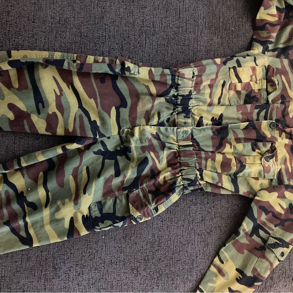 Kids costume, size 8-10 never been worn before